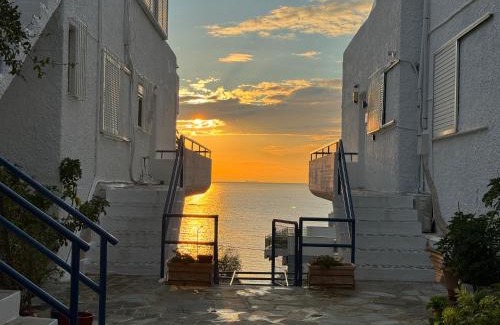 Saronida Apartment | Traditional Seaview Maisonette