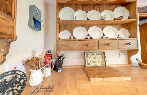Llanbedr Cottage | Traditional Stone Holiday Cottage In Cwm Nantcol | Glandwr