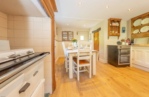Llanbedr Cottage | Traditional Stone Holiday Cottage In Cwm Nantcol | Glandwr