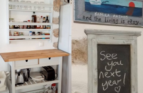 Patmos House | Traditional stone house by the sea. A few steps from the beach. 1468K91000406101