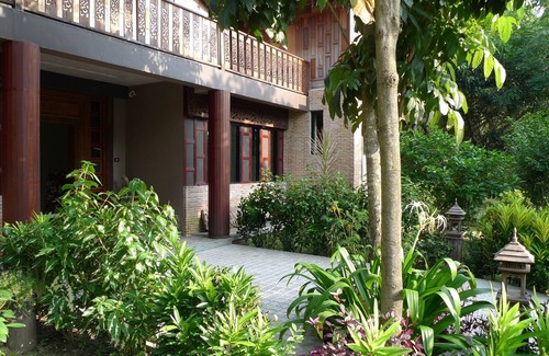 Lat Krabang Villa | Traditional Thai Wood House based Modern Villa Resort w/Garden