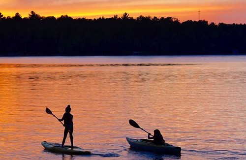 St Germain Cabin | Traditional water's edge cabin with A/C , dishwasher, Kayaks & SUP Boards