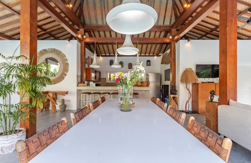 Drupadi Villa | Traditionally Designed Seminyak Villa with Garden