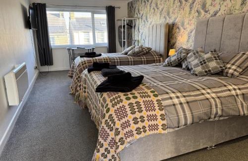 Aberporth House | Traeth Rooms