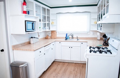 Millinocket House | Trail access ✯ Downtown ✯ Pet Friendly & No Cleaning Fee!