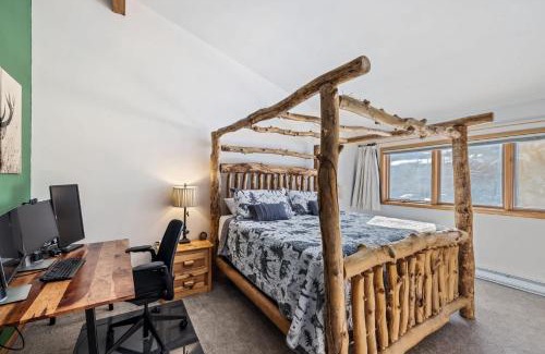 Edwards House | Trail Ridge Retreat - Sleeps 8