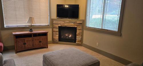 McHenry House | Trail's End