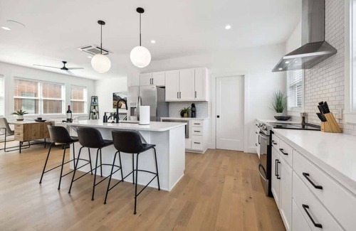 Downtown House | Trailblazer - Arts District - Garage - 0.5 mi DT