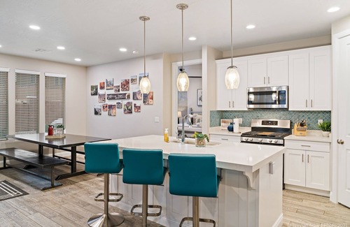 Washington House | Trailhead - Dog Friendly!