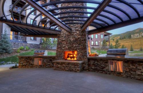 Steamboat Springs Apartment | Trailhead Lodge