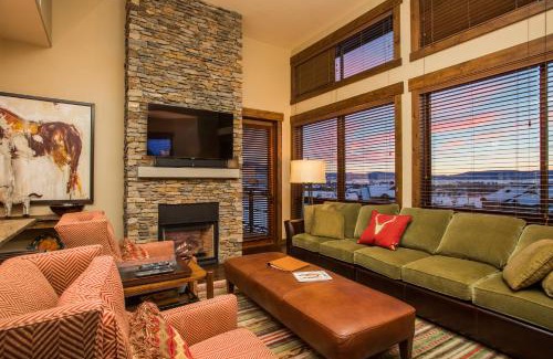 Steamboat Springs Apartment | Trailhead Lodge