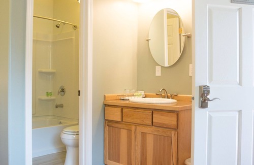 Seward Cabin | Trailhead Lodging