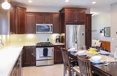 Ellicottville House | Trail’s End: Large, modern, 10min walk to town, ultra-fast Wi-Fi, heated floors!