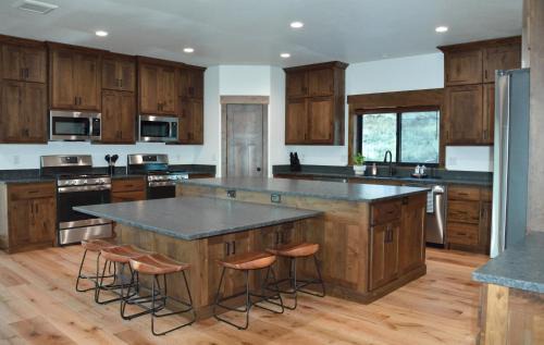 Irwin House | Trails End Lodge