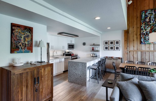 Peak 9 Condo | Trails End Mountainview Penthouse Condo: Ski In/Out, Stroll To Main Street