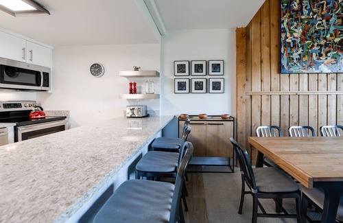 Peak 9 Condo | Trails End Mountainview Penthouse Condo: Ski In/Out, Stroll To Main Street