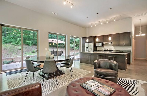 Bent Creek House | Trails End Retreat | Contemporary Asheville Home with Firepit & Hot Tub