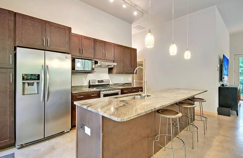 Bent Creek House | Trails End Retreat | Contemporary Asheville Home with Firepit & Hot Tub