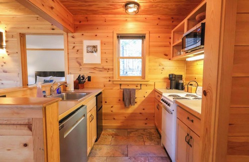 Mazama Cabin | Trailside Retreat 2 bedroom cabin at Wilson Ranch