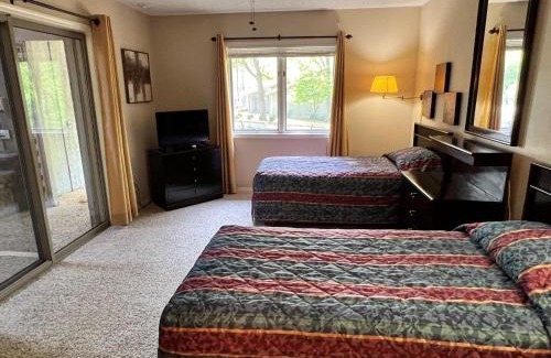 Bella Vista Apartment | Trailside Vacation Home 8