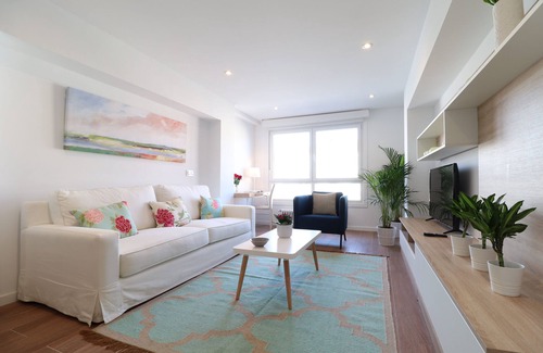 Santiago de Compostela Apartment | Train Station by Como at Home