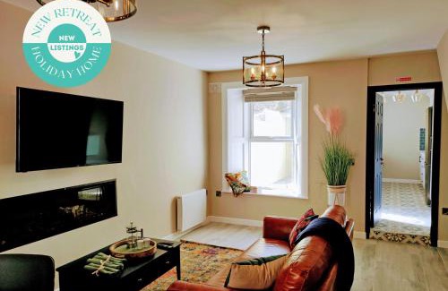 Tralee House | Tralee Townhouse Holiday Home by Trident Holiday Homes