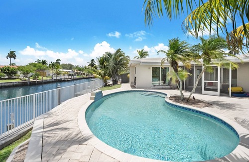 Coral Ridge Isles House | Tranquil 2 BDRM Waterfront Escape with Pool