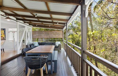Bardon House | Tranquil 2-Bed Family Home with Deck Among Trees