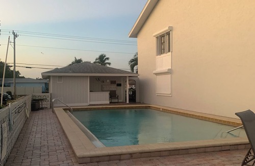 Caloosahatchee Condo | Tranquil 2-bedroom 2-bath condo in Cape Coral with AC, WiFi