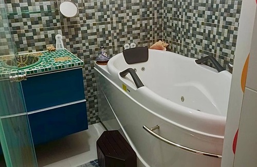 Bni Makada Apartment | Tranquil 2-bedroom apartment with AC in Tangier