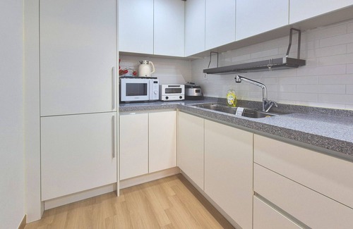 Sangsu-dong Apartment | Tranquil 2-bedroom apartment in Seoul with AC, WiFi. Enjoy your stay