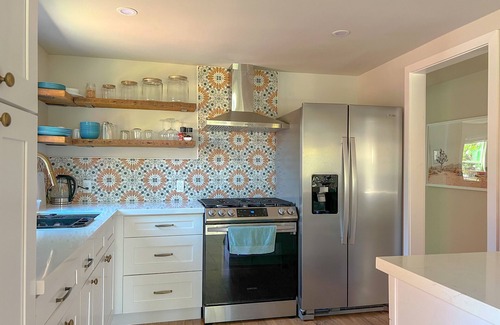 Ventura House | Tranquil 2-bedroom bungalow in Ventura for a peaceful getaway
