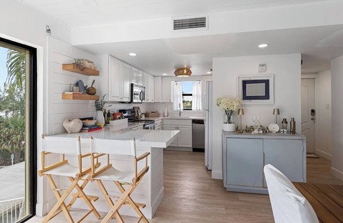 Central Beach Condo | Tranquil 2-bedroom oceanfront condo with in Vero Beach