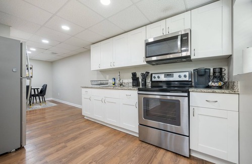 Church Street Apartment | Tranquil 2bd Oasis 10 Min to Airport & Downtown