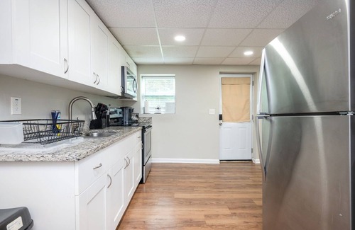 Church Street Apartment | Tranquil 2bd Oasis 10 Min to Airport & Downtown