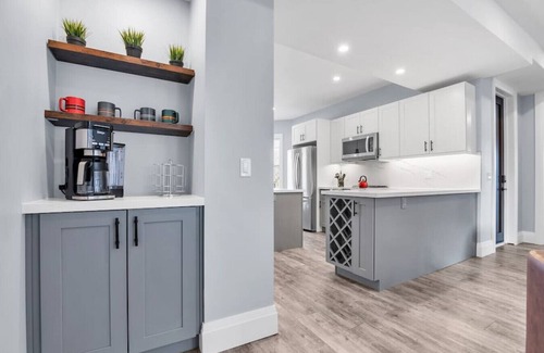 Shelburne Apartment | Tranquil 2BR Triplex in the Heart of Shelburne