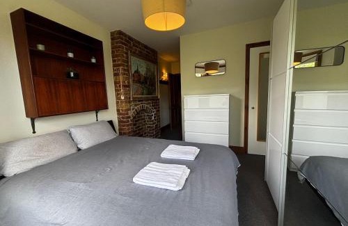 Harlesden Apartment | Tranquil 3-Bed Maisonette NW10