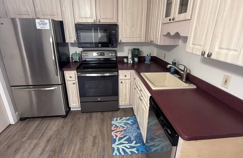 Horseshoe Beach House | Tranquil 3-bedroom house on Canal in Horseshoe Beach.