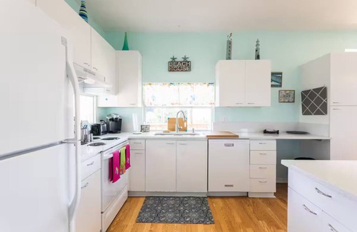 Laurel Apartment | Tranquil 3-bedroom apartment with wrap-around covered porch
