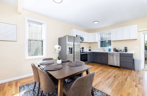 Hartford House | Tranquil 3-bedroom house with AC in Hartford