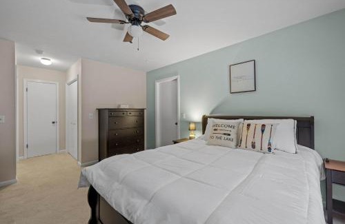 Center Harbor House | Tranquil 3BR Retreat Game Room Deck Beach Pass