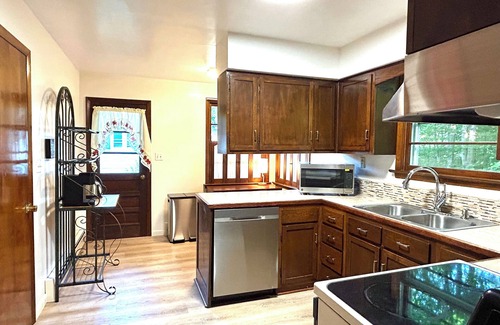 Fort Montgomery House | Tranquil 4-bedroom home, 2 miles from West Point, loaded with amenities
