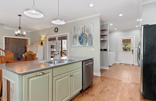 Tuscaloosa House | Tranquil 4-bedroom/4bathroom House UA Adjacent-Short or Long Term
