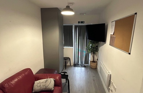 Yeading House | Tranquil 4-bedroom house with 4 bathrooms 20 mins from Heathrow