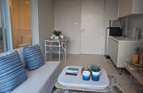 Cha-am Condo | Tranquil Beachfront Escape : Luxury Within Reach