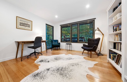 Kincumber House | Tranquil bushland 2 minutes to beach
