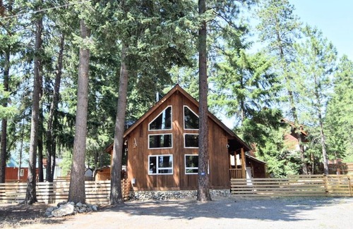 Cle Elum Cabin | Tranquil Cabin nr Cle Elum Lake, GameRoom, Firepit, Fenced- Perfect Summer Break