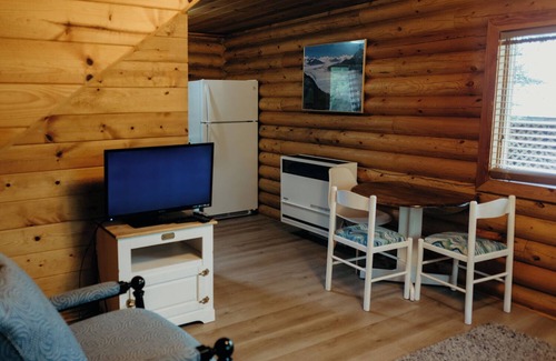 Wasilla Cabin | Tranquil cabin with WiFi in charming Wasilla