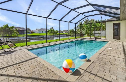 Trafalgar House | Tranquil Canal Views, Saltwater Pool - Modern Retreat on the 21st - Roelens