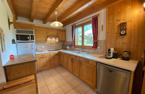 Samoens Ski Chalet | Tranquil Chalet - 3BR, Terrace, Near Village, Pet-Friendly, Free Shuttle